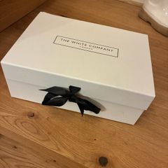 White Company fur  stole