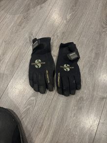scuba pro gloves and Northern Diver dry bag