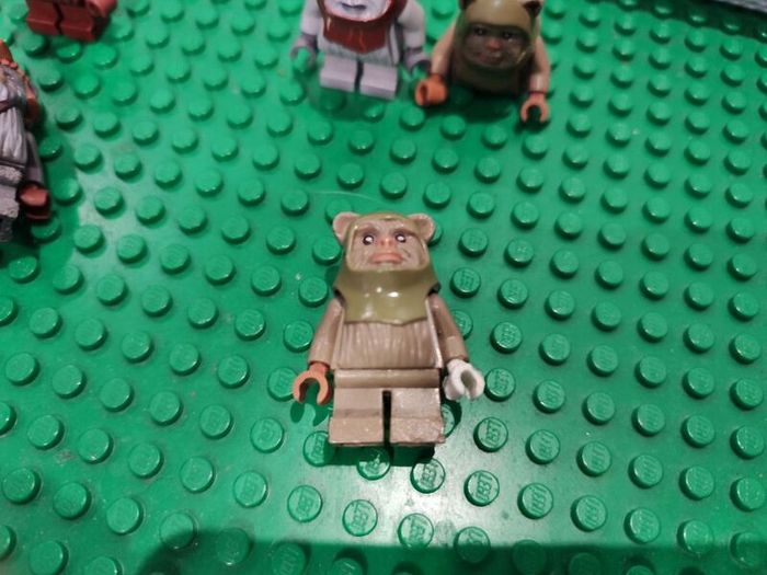 Lego Star Wars Minifigure 10236 Ewok Figures Ewoks Rebel Fighter and Rare Princess Leia and Teebo