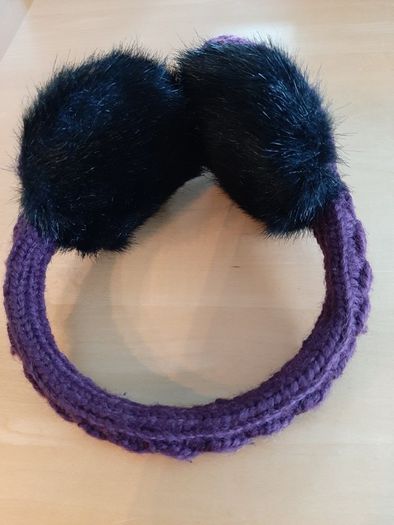 Cableknit earmuffs