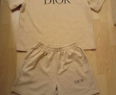 Girls T-shirt & Shorts Set (( Adult S / Perfect Condition))