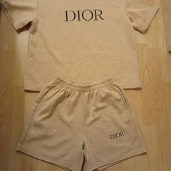 Girls T-shirt & Shorts Set (( Adult S / Perfect Condition))