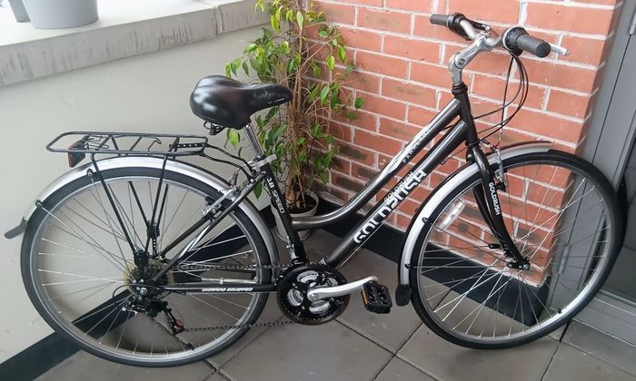 ladies goldrush road bike in perfect condition