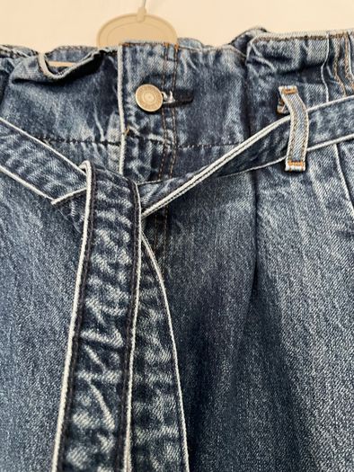 Abercrombie & Fitch Paper Bag High Rise Mom Jeans - Size 29 - Raw Hem