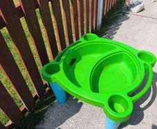 sand and water table, free to collect