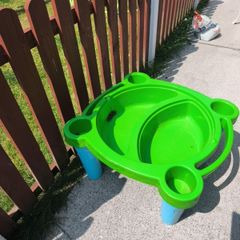 sand and water table, free to collect