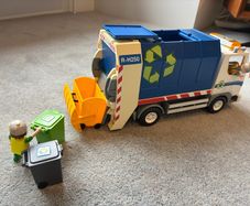 Playmobil rubbish truck