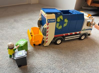 Playmobil rubbish truck