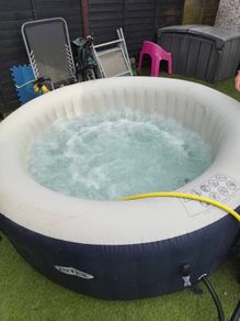 Intex 4 people hot tub