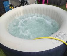 Intex 4 people hot tub