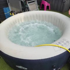 Intex 4 people hot tub