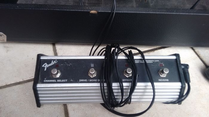 Fender Stage 100 Amplifier - Faulty