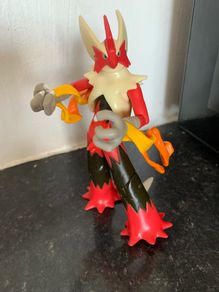 Mega Blazekin Pokomon  Figure