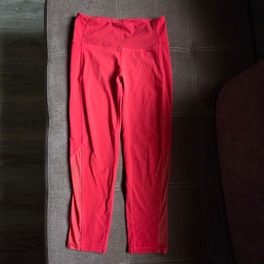 Coral Capri leggings, ruched bum, with mesh details, size 10