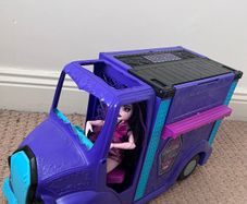 Monster High food truck