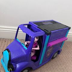 Monster High food truck
