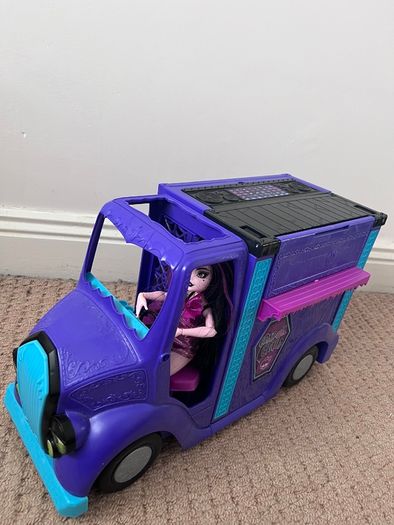 Monster High food truck