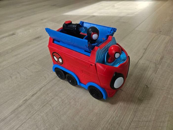 Spidey and His Amazing Friends Web Spinning Hauler 3-in-1 Transforming Vehicle