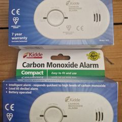 Carbon monoxide alarm x 2