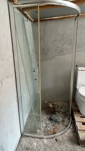 Quadrant Double door shower