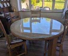 Solid oak 5ft round table with tempered glass top