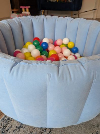 Ball pit and balls