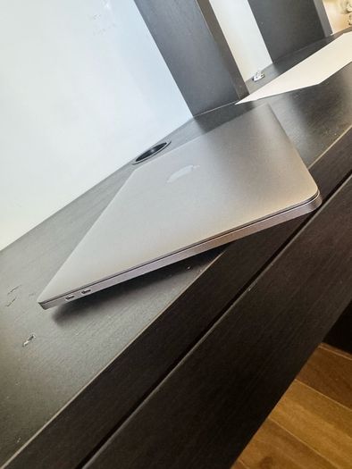 2022 macbook pro M2 Chip
