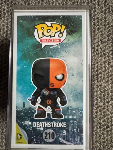 Funko Pop! MANU BENNETT as Deathstroke ARROW #210 Autographed Signed