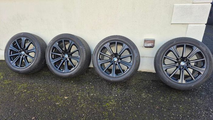 Genuine BMW X5 / X6 20-inch 748M Alloy Wheels, Tyres and TPMS