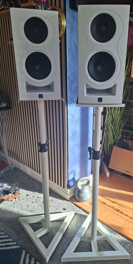 Kali Audio IN-5 3-Way Studio Monitors (Pair, White) + Stands
