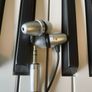 Denon C700 ex-flagship wired earphone Image 2