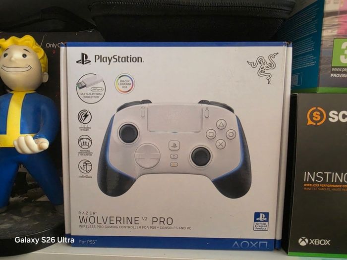 Razer Wolverine V2 PRO PS5 comtroller PlayStation 5