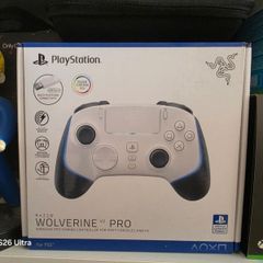 Razer Wolverine V2 PRO PS5 comtroller PlayStation 5