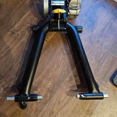 Saris Fluid2 Indoor Bike Trainer (Barely Used) + 2 Sensors / Zwift Ready