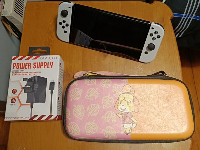 Nintendo Switch OLED + SD card