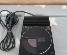 Vintage sony portable cd player 1984