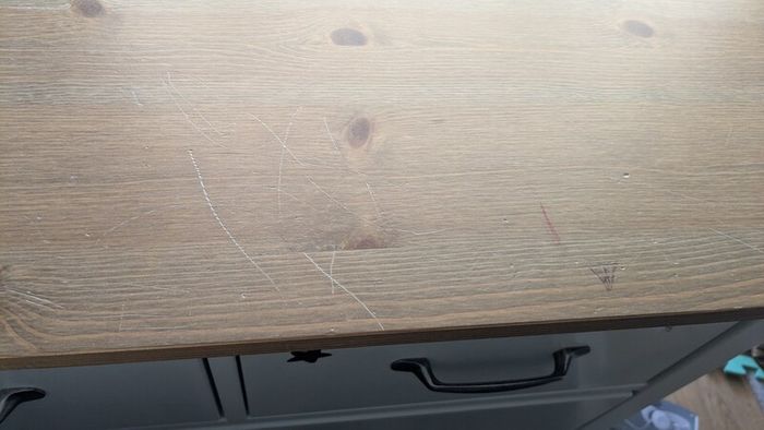 chest of drawers