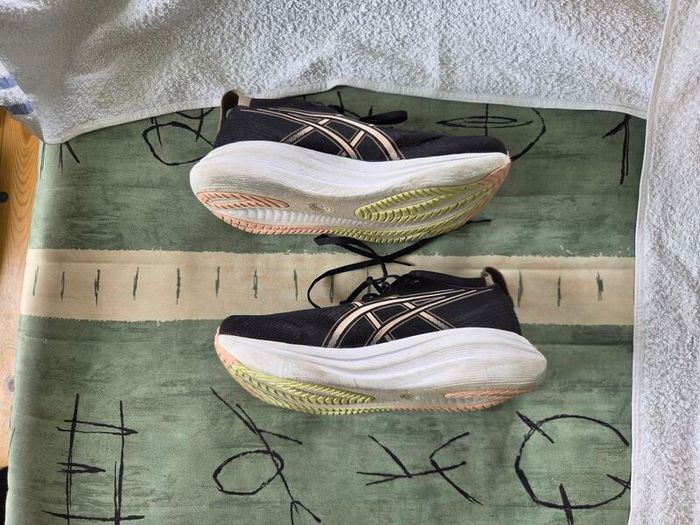 Asics Gel Nimbus 27 Women Trainers Runners Size 7.5UK