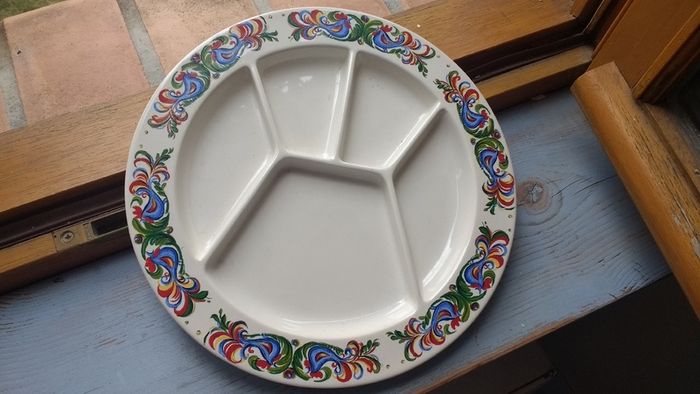 Vintage hand painted, unusual Villeroy and Boch plate