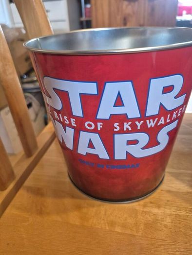 2 star Wars Rise of the skywalker popcorn buckets