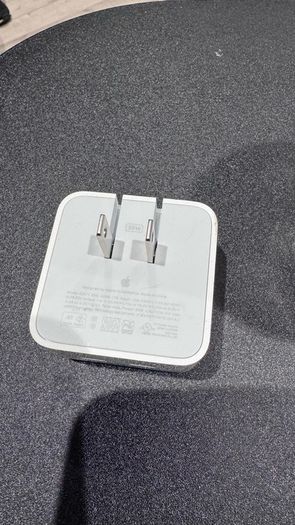 Apple 35W Dual USB-C US plug