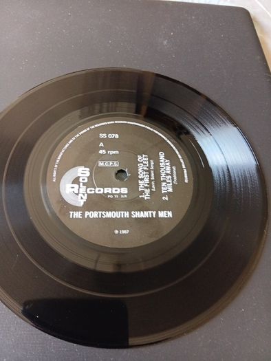 The Portsmouth shanty men sing the Sing of the first fleet 7" vinyl single