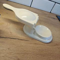 Dumpling maker