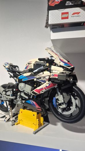 Lego Technic BMW M 1000 RR