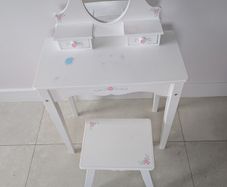 child's make up table