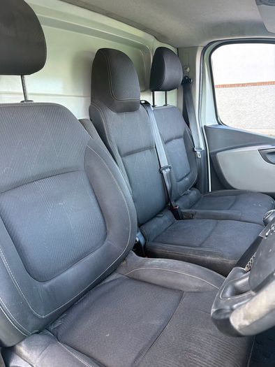 nissan nv300 - no vat - top spec