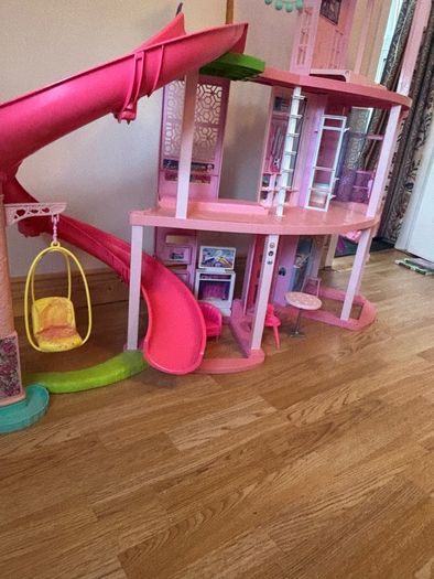 Barbie dreamhouse