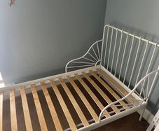 Ikea Minnen extendable bed