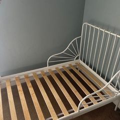 Ikea Minnen extendable toddler bed