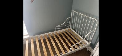 Ikea Minnen extendable bed
